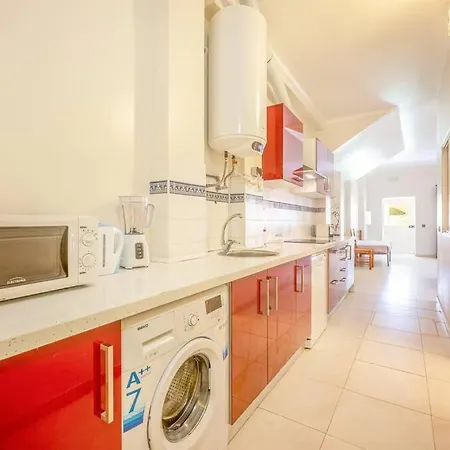 Guestready - Candido Dos Reis Beachfront Living 펜션